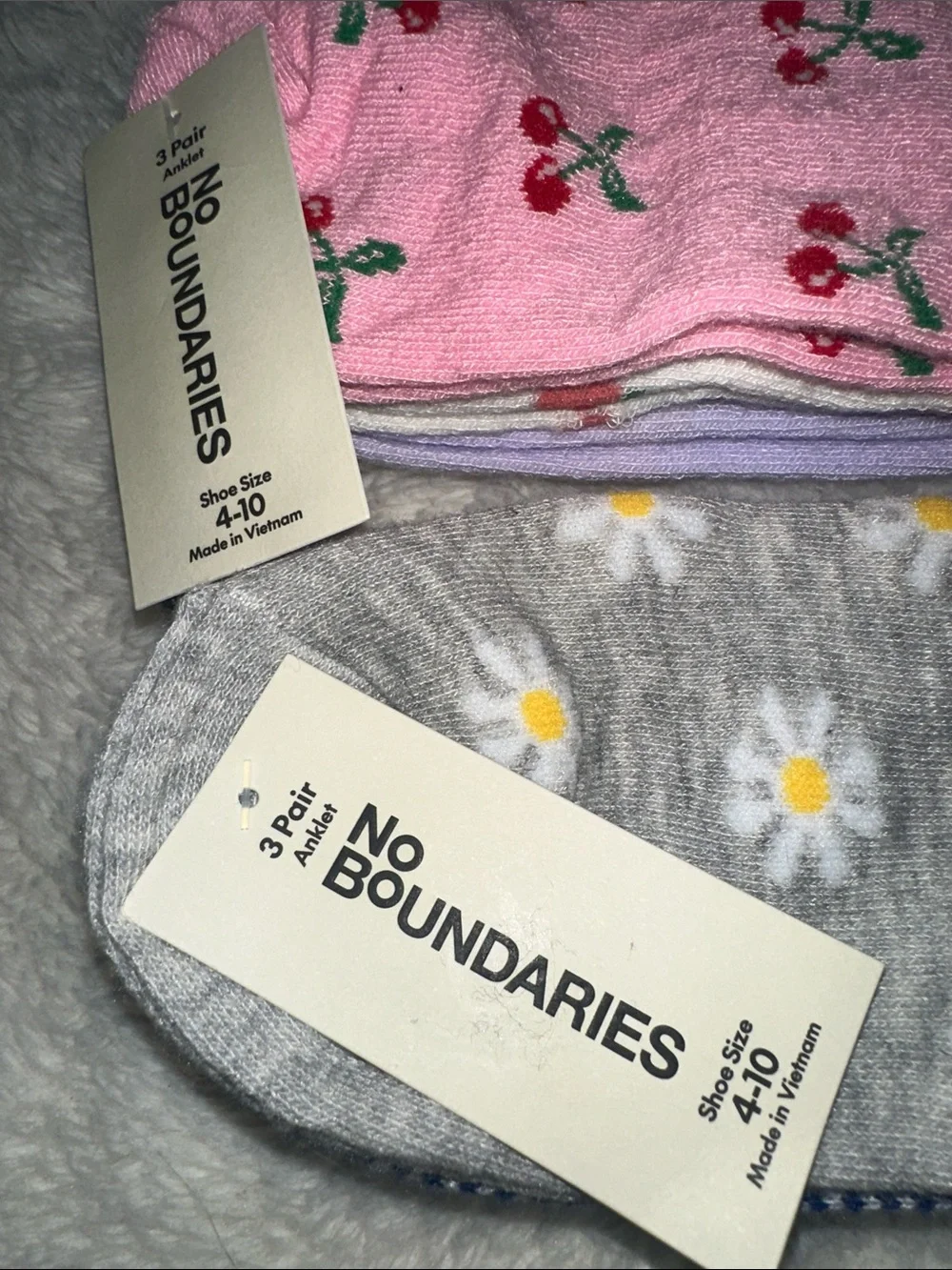 No Boundaries Pink Cherry & Gray Daisy Ankle Socks - 3 pack .